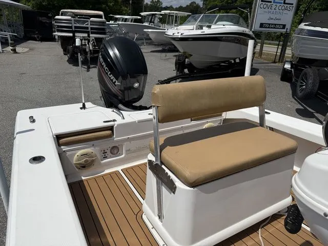 Slide: The Image of Everglades Center Console 200 2005 - 8