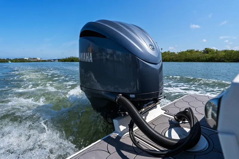 Slide: The Image of Yamaha outboard motor on Parker 2320 Sport Cabin 2024. - 22