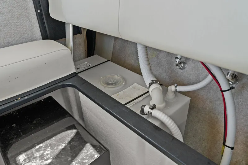 Slide: The Image of Parker Marine 2320 Sport Cabin 2024 - 54