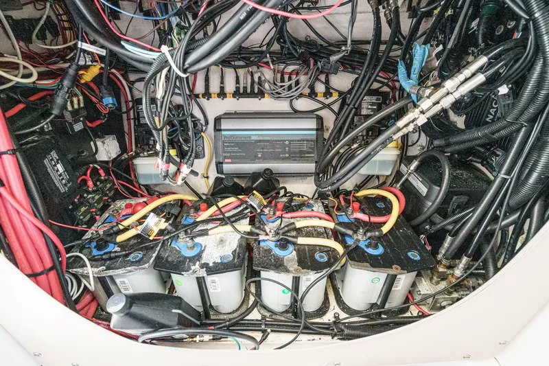 Slide: The Image of Fountain 38 Center Console 2018 - 56