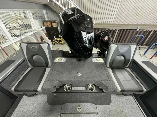 Slide: The Image of Lund 2075 Pro-V Sport 2026 - 14