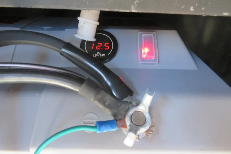 Slide: The Image of Battery connection with voltage display reading 12.5V on Avalon GS 2185 RF, 2015 model. - 34