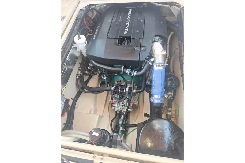 Slide: The Image of Engine compartment of 2014 Ranger Tugs R-27 with Volvo Penta engine. - 38