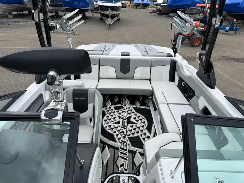 Slide: The Image of Nautique 210 SUPER AIR TE 2012 - 16