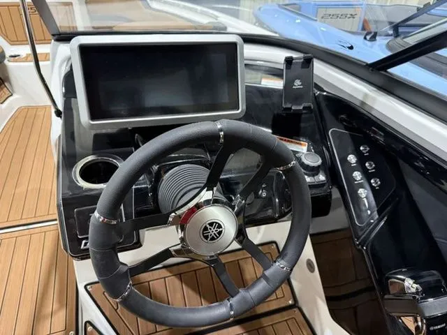 Slide: The Image of Yamaha 252SE 2026 - 28
