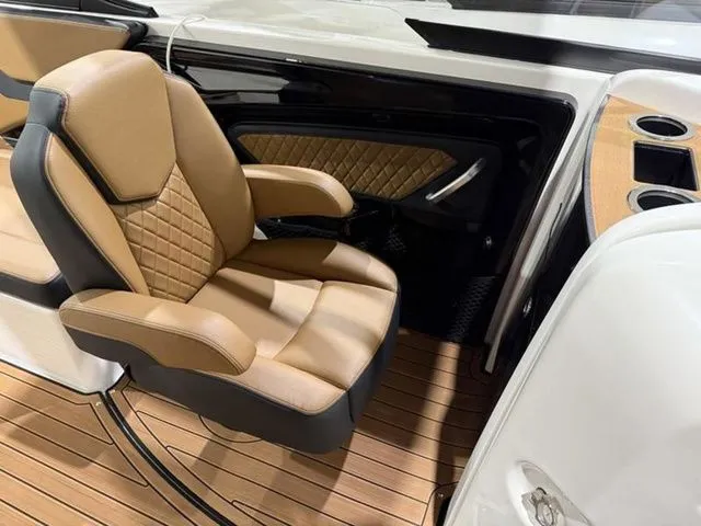 Slide: The Image of Yamaha 252SE 2026 - 18