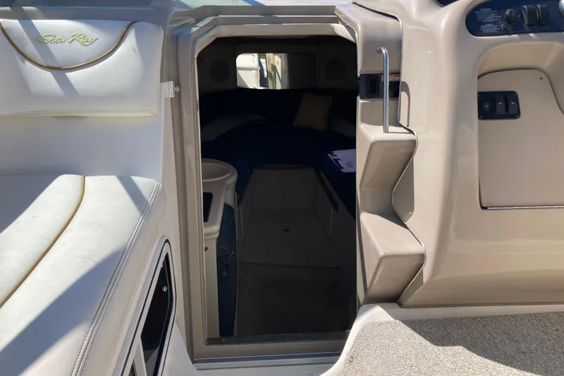 Slide: The Image of Interior view of a 2002 Sea Ray Sundancer 260 cabin entrance. - 25