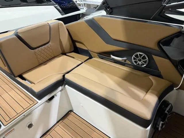 Slide: The Image of Yamaha 252SE 2026 - 10