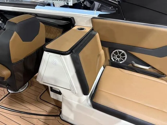 Slide: The Image of Yamaha 252SE 2026 - 13