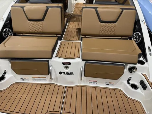 Slide: The Image of Yamaha 252SE 2026 - 5