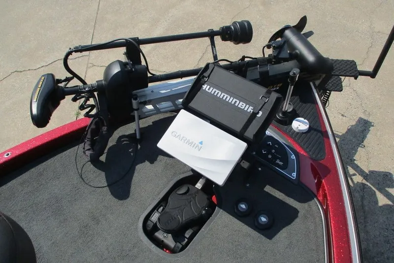 Slide: The Image of 2012 Ranger Z520 boat deck with Garmin and Humminbird electronics. - 4