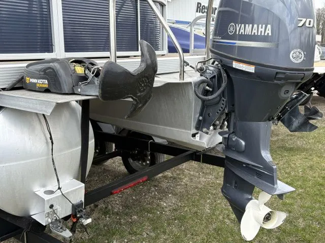 Slide: The Image of 2018 Bennington 21 SLX with Yamaha 70 outboard motor. - 5