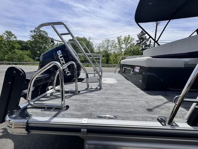 Slide: The Image of Crest Caribbean 230 SLS Tri-Toon w/200hp, Trailer, Exten 2025 - 10