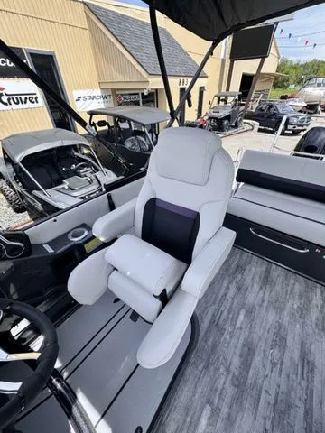 Slide: The Image of Crest Caribbean 230 SLS Tri-Toon w/200hp, Trailer, Exten 2025 - 15
