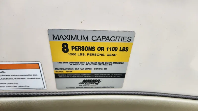 Slide: The Image of Maximum capacity: 8 persons or 1100 lbs on Sea Ray 195 Sport. - 13