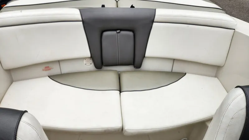 Slide: The Image of Interior of a 2006 Sea Ray 195 Sport boat. - 14