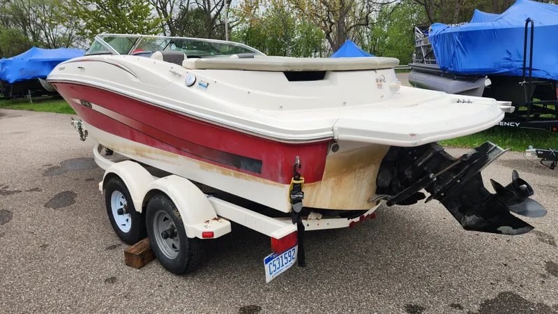 Slide: The Image of 2006 Sea Ray 195 Sport boat on trailer, rear view. - 8