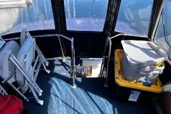 Slide: The Image of FLYBRIDGE LOOKING AFT - 18
