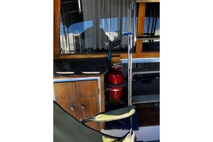 Slide: The Image of COCKPIT W/FIRE EXTINGUISHER CABINET AND SINK - 21