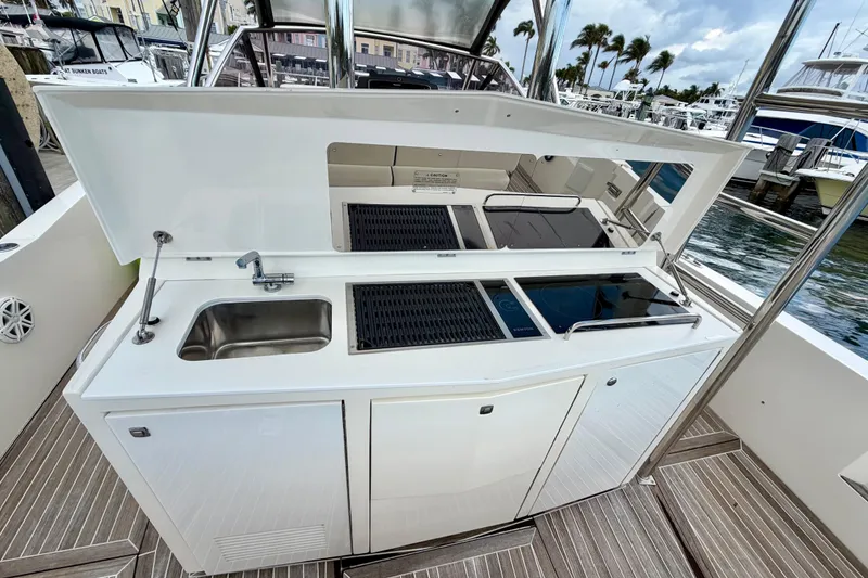 Slide: The Image of Outdoor kitchen on 2014 Azimut Verve 40 yacht with sink and grill. - 34