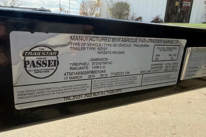 Slide: The Image of Label on a 2015 Nitro ZV21 trailer, showing specifications and quality control approval. - 18