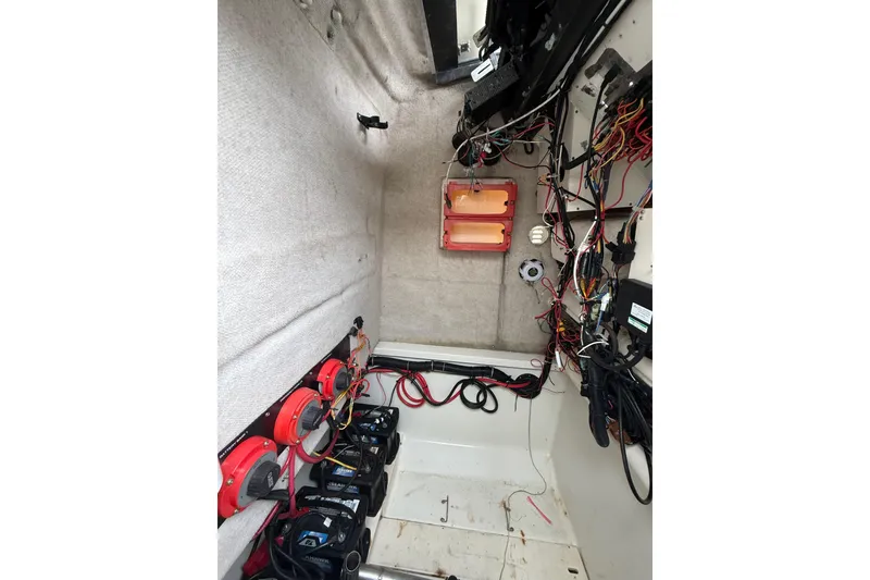 Slide: The Image of Interior wiring and battery setup of a 2003 Hydra-Sports Vector 2800 CC boat. - 25