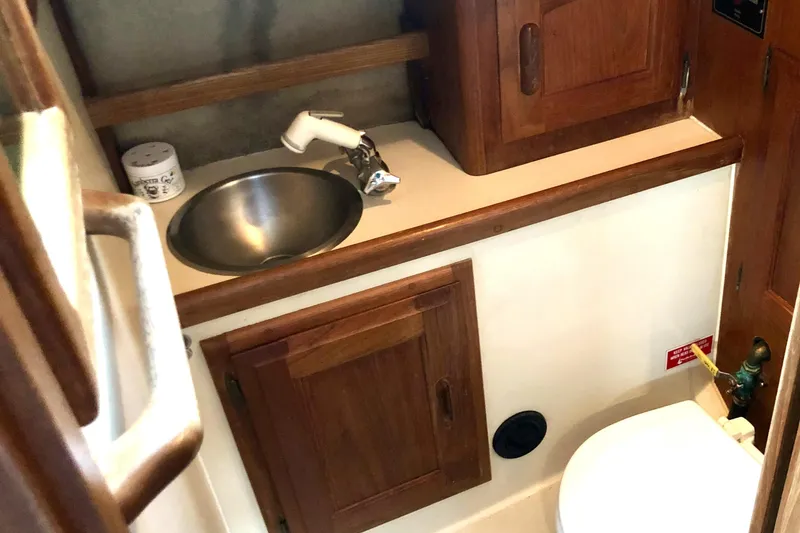 Slide: The Image of 1989 Pacific Seacraft Dana 24 head/shower - 3