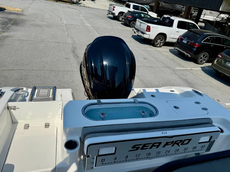 Slide: The Image of Sea Pro 239 Sport 2023 - 17