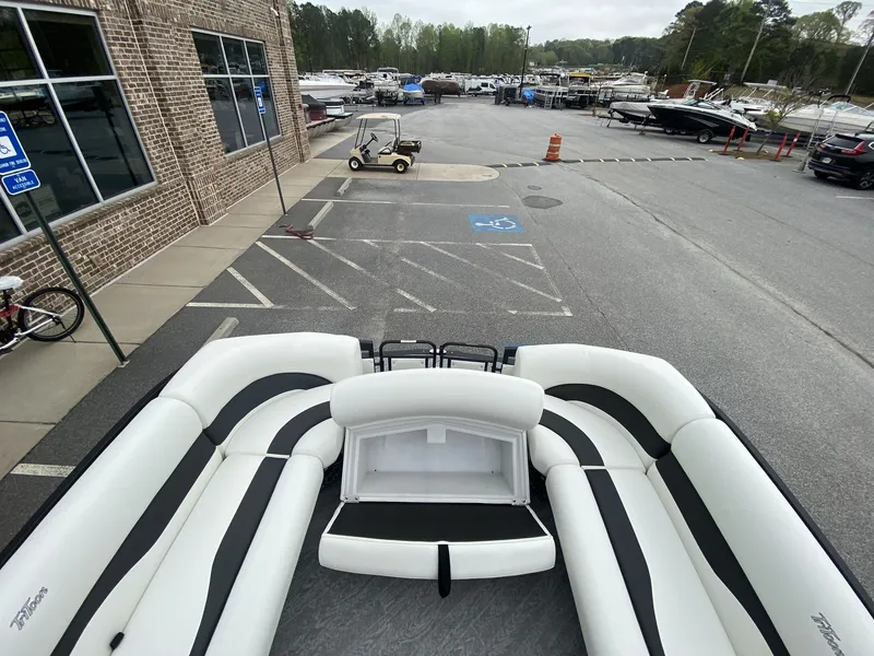 Slide: The Image of 2023 JC Swing Back 27TT Sport boat with Mercury 350HP engine. - 17