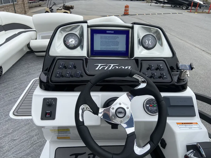 Slide: The Image of Dashboard of 2023 JC Swing Back 27TT Sport boat with Mercury 350HP. - 21