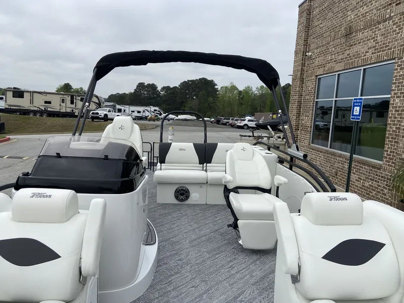 Slide: The Image of 2023 JC Swing Back 27TT Sport boat with Mercury 350HP engine. - 29