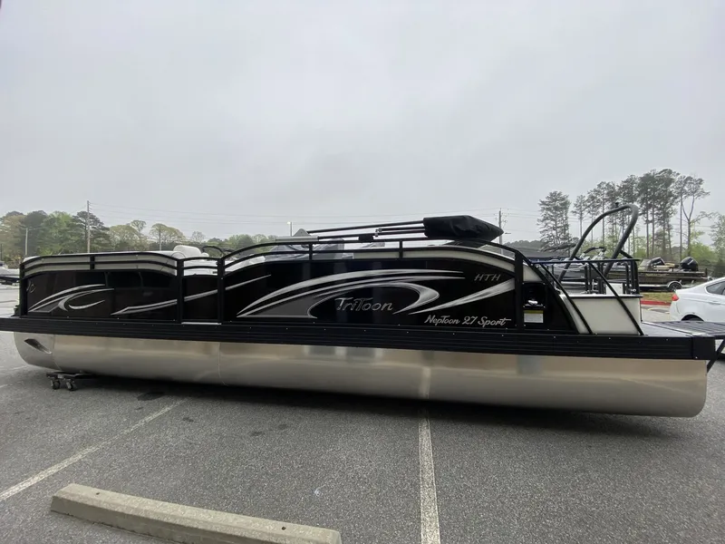 Slide: The Image of 2023 JC Swing Back 27TT Sport pontoon boat with Mercury 350HP. - 39