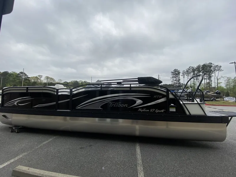 Slide: The Image of 2023 JC Swing Back 27TT Sport boat with Mercury 350HP engine. - 41