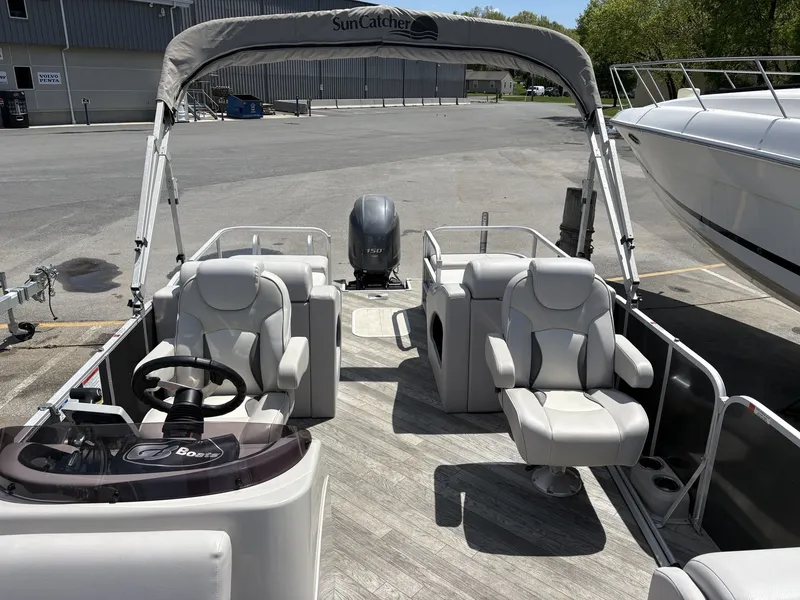 Slide: The Image of 2018 G3 V322 SS pontoon boat with sunshade and comfortable seating. - 13