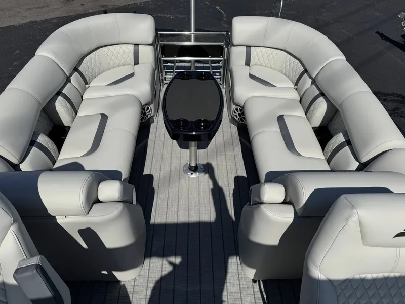 Slide: The Image of Interior of 2026 Starcraft RX 25 R DH with luxurious seating. - 29