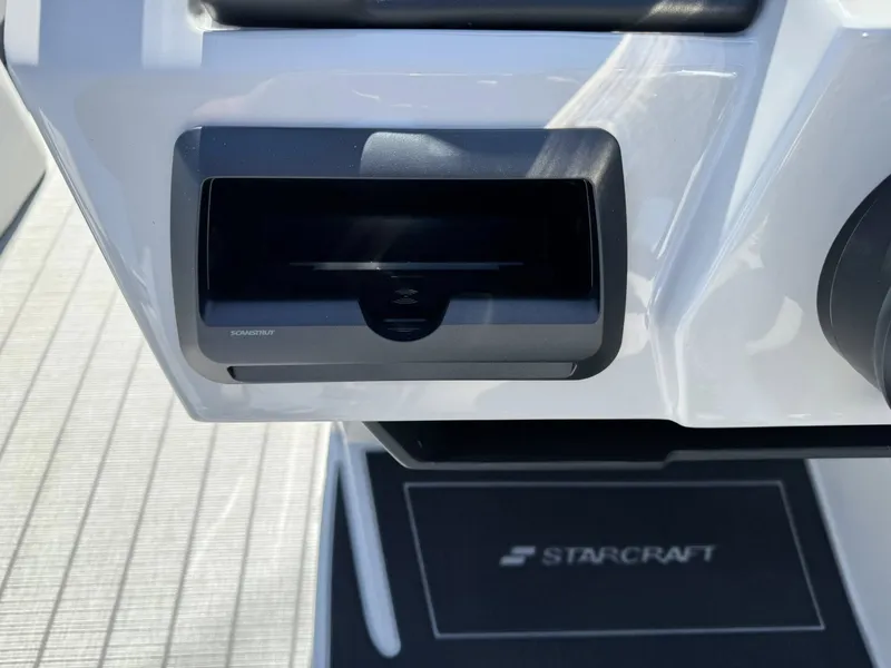 Slide: The Image of Starcraft RX 25 R DH 2026 boat console with Scanstrut mount. - 6