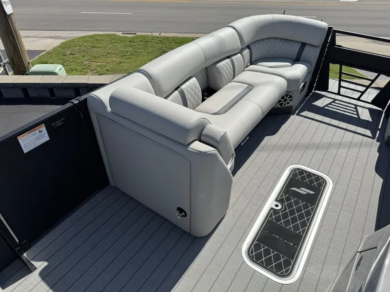 Slide: The Image of Starcraft RX 25 R DH 2026 with luxurious gray seating. - 7