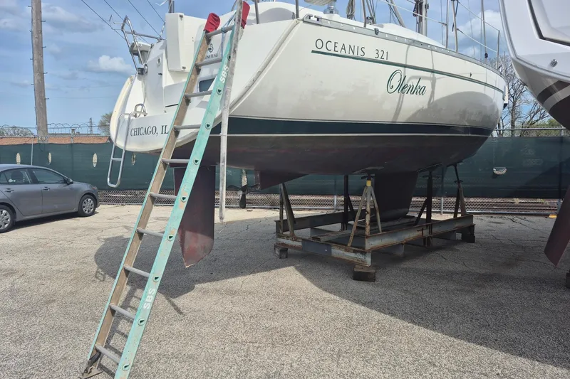 Slide: The Image of 1997 Beneteau Oceanis 321 sailboat on dry dock with ladder, Chicago, IL. - 28