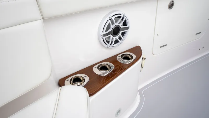 Slide: The Image of Everglades 395 Center Console 2022 with speaker and cup holders. - 29