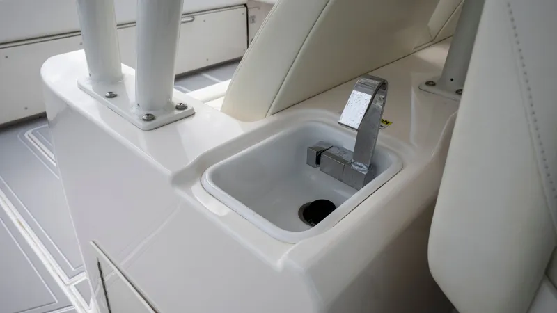 Slide: The Image of Everglades 395 Center Console 2022 with built-in sink. - 48
