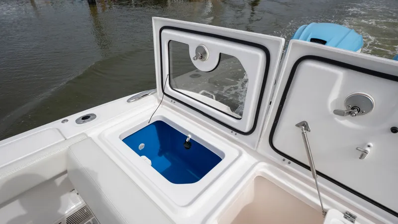 Slide: The Image of Everglades 395 Center Console 2022 - 53