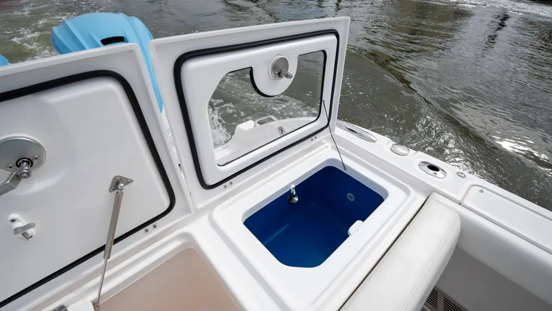 Slide: The Image of Everglades 395 Center Console 2022 - 54