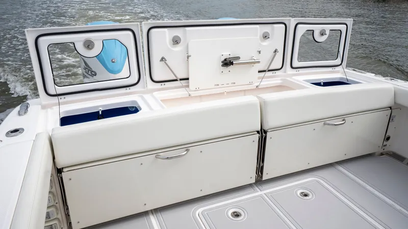 Slide: The Image of Everglades 395 Center Console 2022 - 57