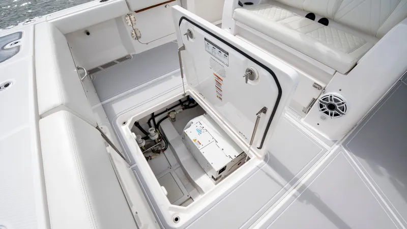 Slide: The Image of Everglades 395 Center Console 2022 - 62