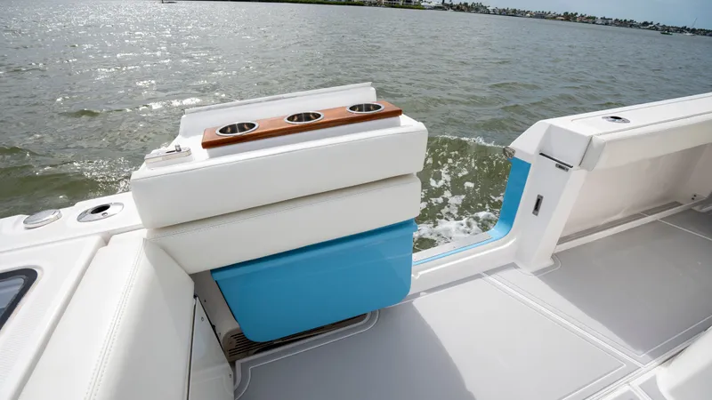 Slide: The Image of Everglades 395 Center Console 2022 - 68