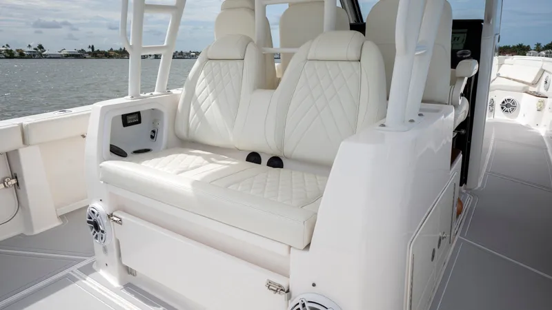 Slide: The Image of Everglades 395 Center Console 2022 - 70