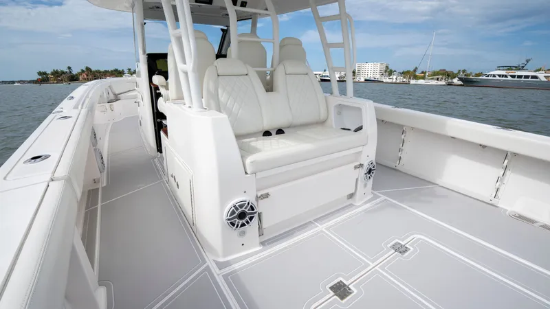 Slide: The Image of Everglades 395 Center Console 2022 - 71