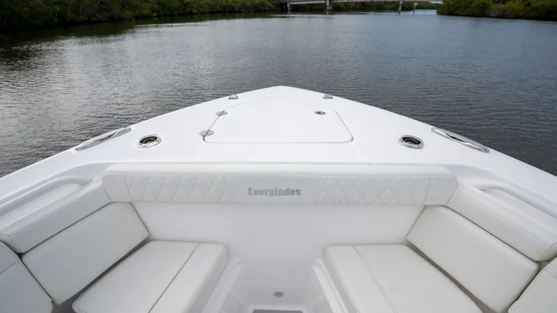 Slide: The Image of Everglades 395 Center Console 2022 - 72
