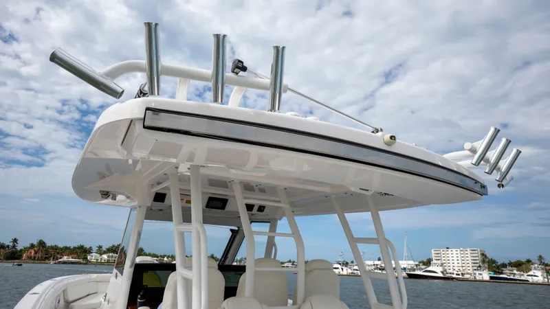 Slide: The Image of Everglades 395 Center Console 2022 - 73