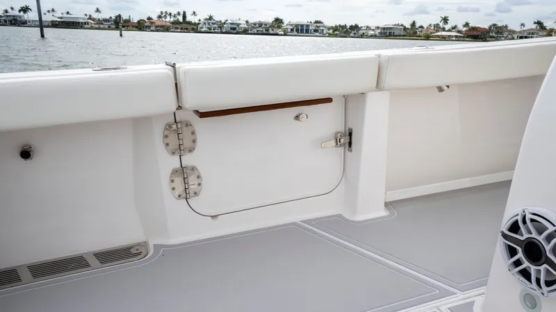 Slide: The Image of Everglades 395 Center Console 2022 - 80